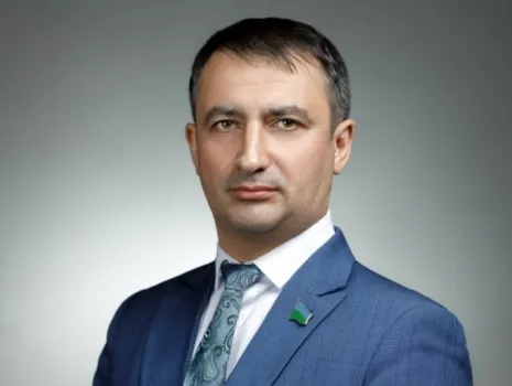 Сбежал после скандала: Халид Таги-Заде уехал из страны и не появляется на рабочем месте