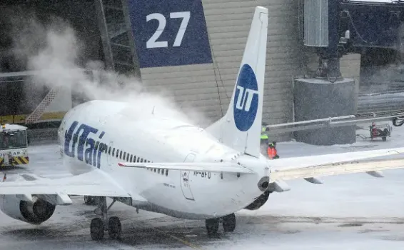 У самолета Utair при посадке в ЯНАО отказал двигатель