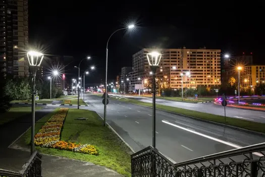 Сургут становится светлее: на улицах меняют фонари