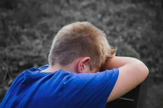 В Нижневартовске подростки жестокого избили сверстника-инвалида