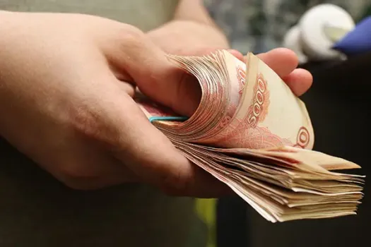 Компания из ХМАО задолжала миллионы своим рабочим