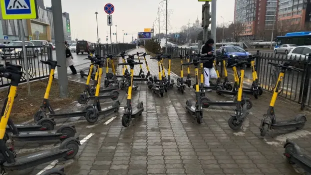 Жители Ханты-Мансийска обсуждают возможность запрета электросамокатов