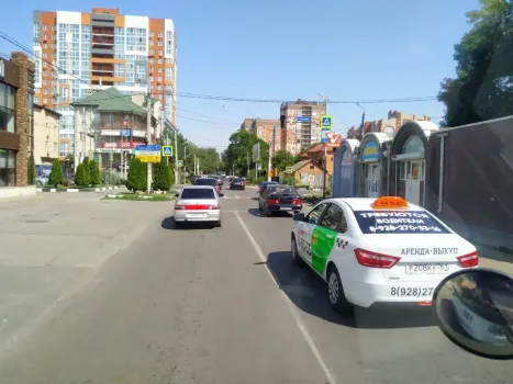 В Сургуте пассажирки напали на таксиста