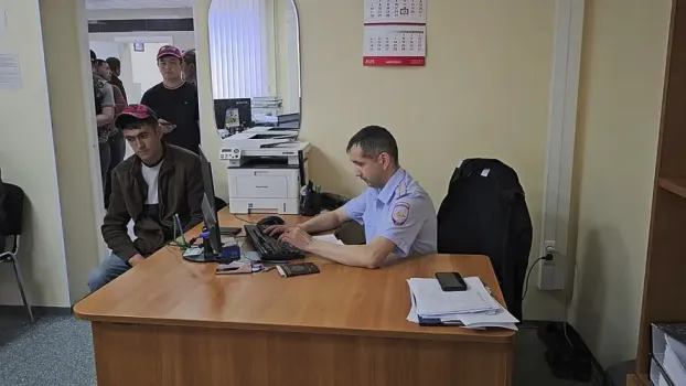 В Сургуте задержали 300 мигрантов и изъяли 55 тонн контрафактных овощей и фруктов