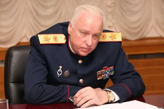 Пьяный мужчина приставал к людям в Сургуте: заведено уголовное дело
