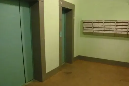 Лифт с двумя детьми рухнул с девятого этажа