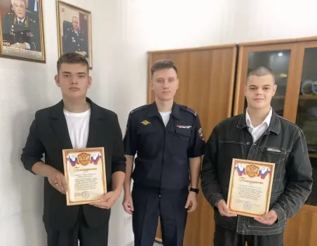 Двое школьников спасли жильцов из горящего дома в Нижневартовске