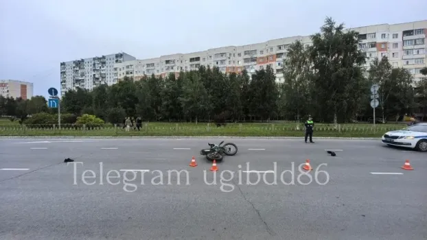 Питбайкер врезался в машину Росгвардии в Нижневартовске