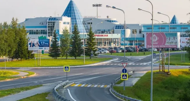 В Ханты-Мансийске временно ограничат подъезд к аэропорту