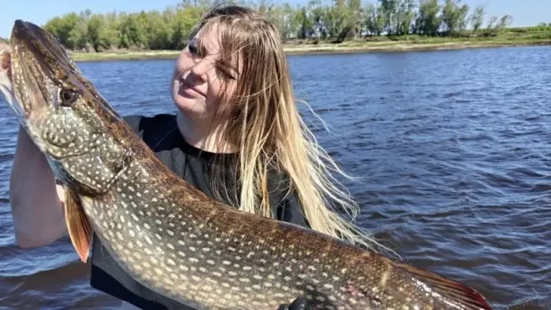 Крупные щуки и судаки удивляют рыбаков в Сургуте
