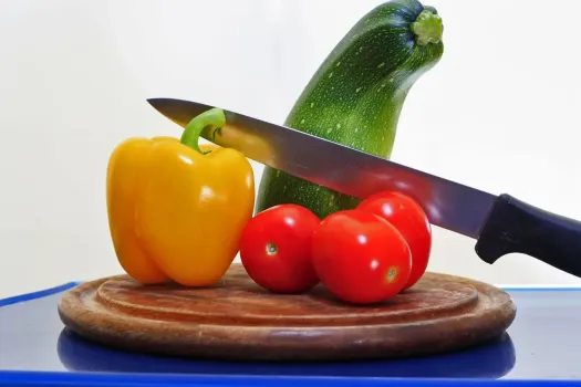Необычное, но очень вкусное лечо с кабачками на зиму: домочадцы уплетают банку за банкой — идеально и на праздник, и на каждый день
