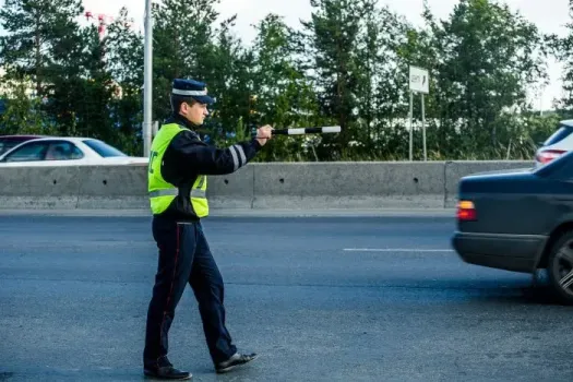 В ХМАО полиция устроила облавы на водителей на трассах