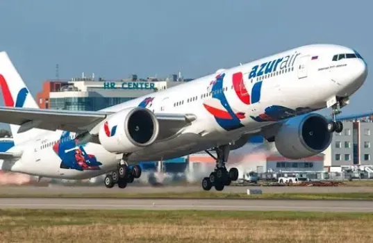 Росавиация аннулировала разрешения для Azur Air на рейсы из Нижневартовска в Египет