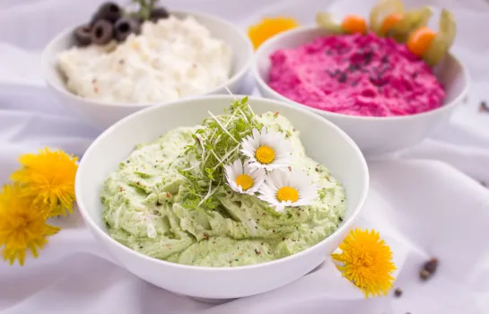 Берем огурец и еще 1 продукт — а на выходе получаем вкусную закуску: улетает со стола мгновенно
