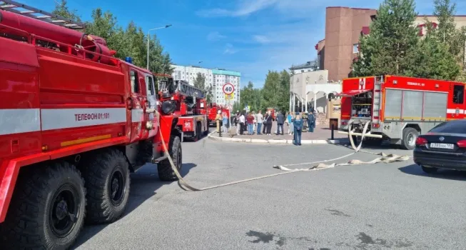 В Нижневартовском драмтеатре прошли масштабные учения пожарных