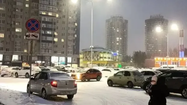 В Сургуте завершили благоустройство парковки около поликлиники №&thinsp;4