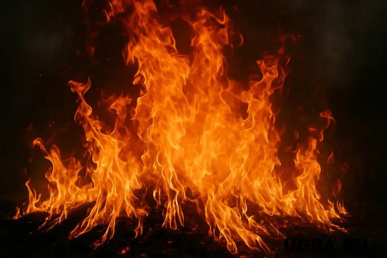 Пожар вспыхнул в элитном ЖК Сургута: жильцов дома эвакуировали