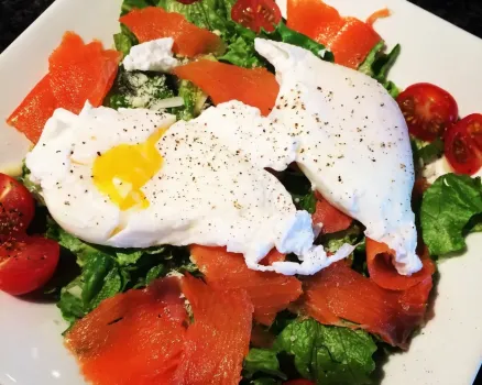 Один ингредиент меняет всё: как правильно приготовленное яйцо превращает простой салат в кулинарный шедевр