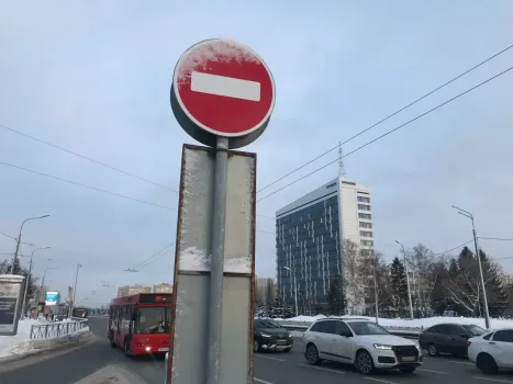 В Ханты-Мансийске на Рождество ограничат движение транспорта: где и когда перекроют дороги