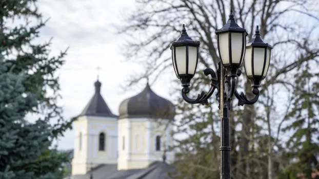 В Нефтеюганске установят освещение вдоль дороги к школе-интернату