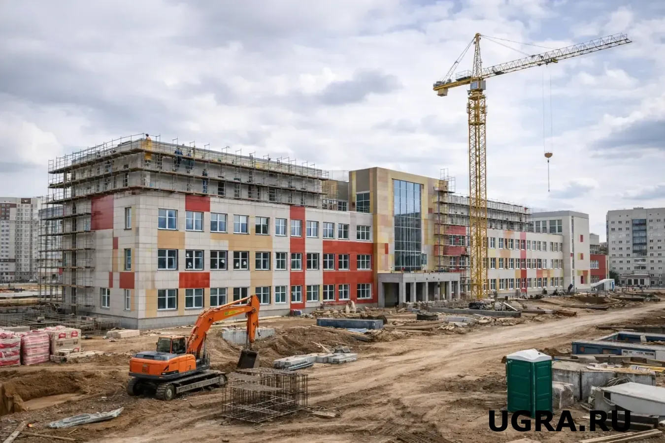 В ХМАО за год построят пять школ, новые спорткомплексы и дороги: где они появятся