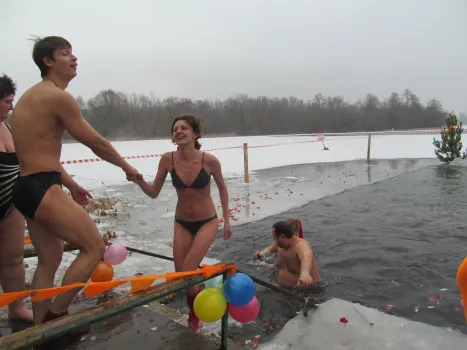 Где окунуться в прорубь на Крещение в ХМАО: полный список мест и адресов