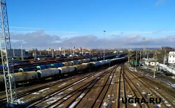 Суд обязал нефтетрейдера выплатить &laquo;Сургутнефтегазу&raquo; миллионы за задержку вагонов