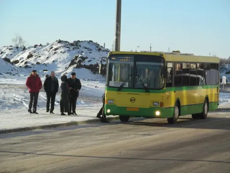В ХМАО водитель автобуса не пустил людей в салон в 30-градусный мороз из-за намаза