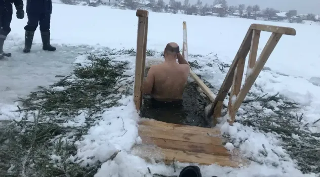 Алана Мамаева высказалась о скандальном купании ребенка в проруби в Сургуте