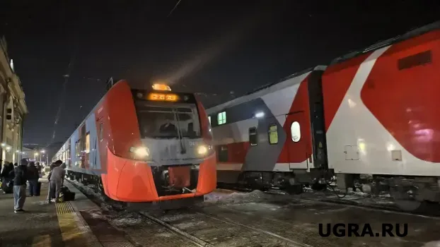 Пассажирам поезда Нижневартовск-Сургут пришлось ехать стоя 4,5 часа: в чем причина