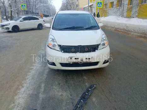 В Сургуте на &laquo;зебре&raquo; водитель Toyota сбила 10-летнего ребёнка