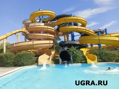 &laquo;Общие раздевалки для мужчин и женщин&raquo;: жители Сургута раскритиковали аквапарк