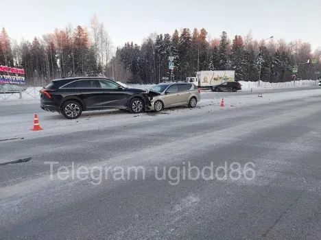 В ХМАО в столкновении четырех автомобилей пострадал ребёнок
