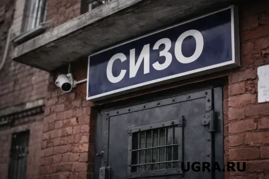 В Нижневартовске группу мужчин отправили за решетку после конфликта в подъезде