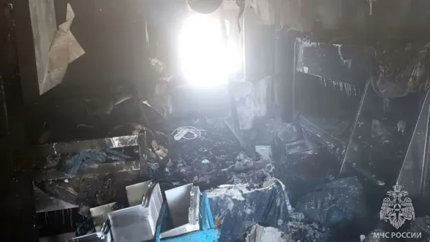 Пожар вспыхнул в доме в Нягани после того, как ребенок поджег диван