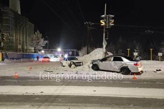 В Сургутском районе в аварии пострадали два человека