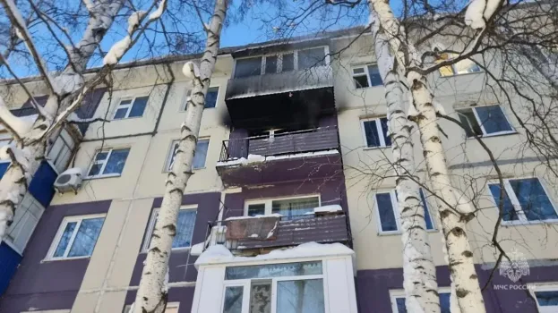 В Нижневартовске сгорела квартира: есть пострадавший
