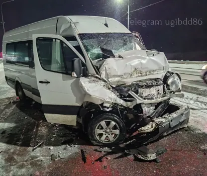 В Югре в аварии с автобусом и грузовиком пострадали 11 человек