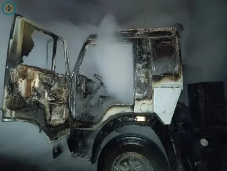 В Югре на автозимнике загорелся КамАЗ: водитель получил ожоги