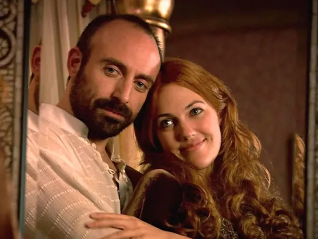 Как выглядят трое из потомков Сулеймана и его избранницы Хюррем — красота неземная