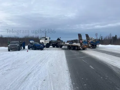 Семилетняя девочка пострадала в ДТП с &laquo;КамАЗом&raquo; в ХМАО
