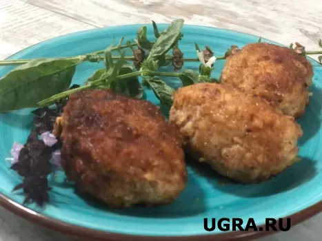 Что добавить в котлеты вместо надоевшего хлеба: 3 простых ингредиента, которые сделают блюдо нежным и очень сочным
