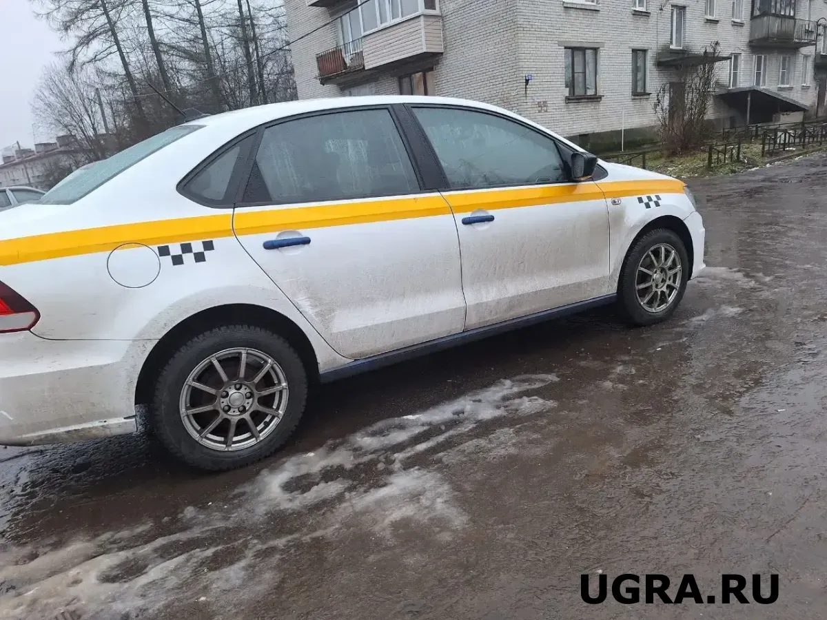 В Югре средняя зарплата таксистов добрались до 200 тысяч