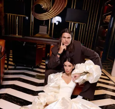 Айза вышла замуж за Степана Кузьменко — пара расписалась в посольстве России в Индонезии