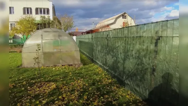 &laquo;Городить&raquo; не придется: найден красивый и экономичный забор &mdash; стоит десятки лет, а монтируется за 3 часа на обычные стяжки