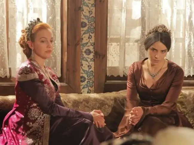 В &laquo;Великолепном веке&raquo; показали только малую часть правды: какие на самом деле были отношения между Хюррем и Махидевран