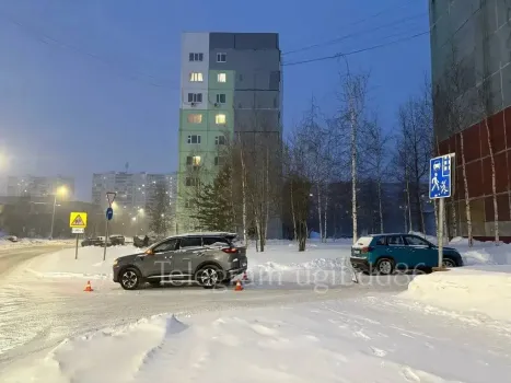 В Нижневартовске автомобиль сбил пешехода на улице Омской