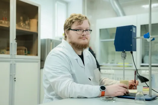 Молодой ученый из Сургута создает вещество для защиты бурового оборудования