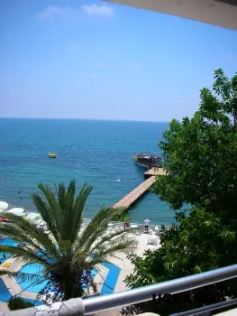 &laquo;Цены на билеты взлетели до небес&raquo;: блогер Айза с нефтяником из ХМАО застряли на Бали из-за дорогущих авиабилетов