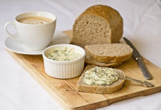 Попробовав эту намазку, тесть прослезился от воспоминаний: закуска родом из СССР &mdash; пора вспомнить лучшее